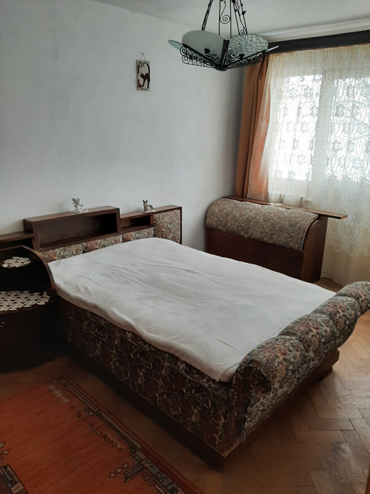 Trei camere, Militari, zona Apusului, sc. nr 160 ( Sfanta Treime )