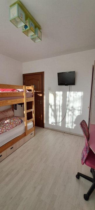 Apartament trei camere in Drumul Taberei, zona Valea Ialomitei