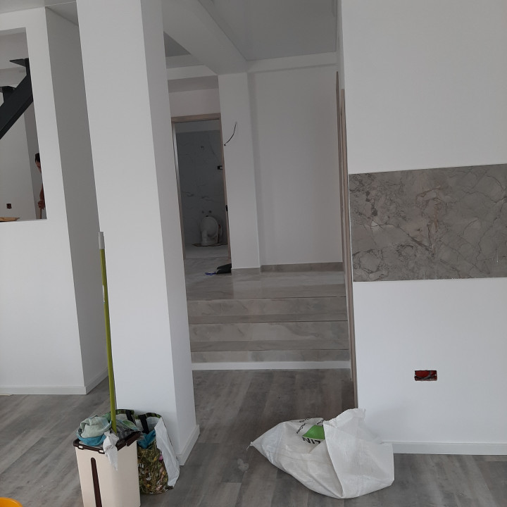 Casa, compartimentare deosebita si utila, Domnesti, zona Ciutaci