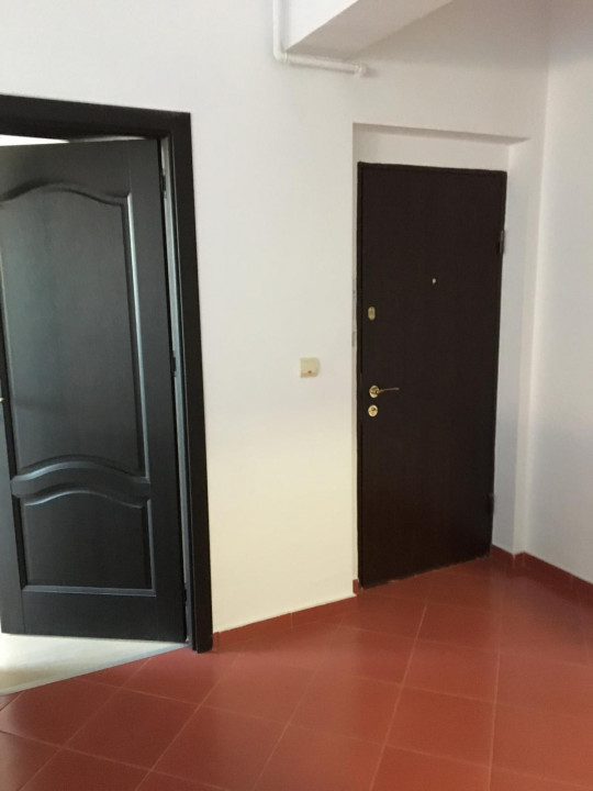 Apartament doua camere(pentru locuinta sau birou )Zona Apusului-Pacii