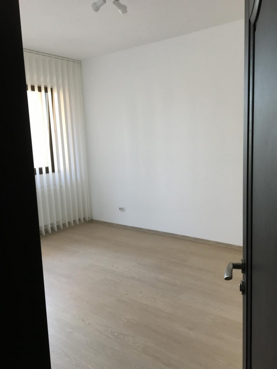 Apartament doua camere(pentru locuinta sau birou )Zona Apusului-Pacii