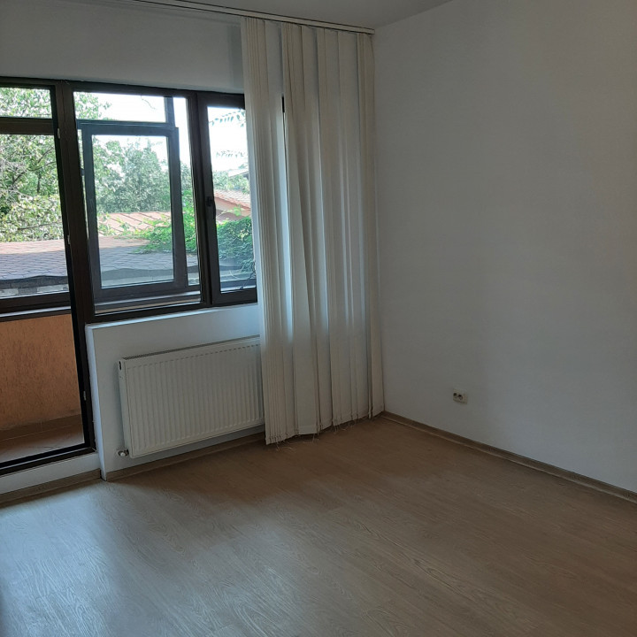 Apartament doua camere(pentru locuinta sau birou )Zona Apusului-Pacii