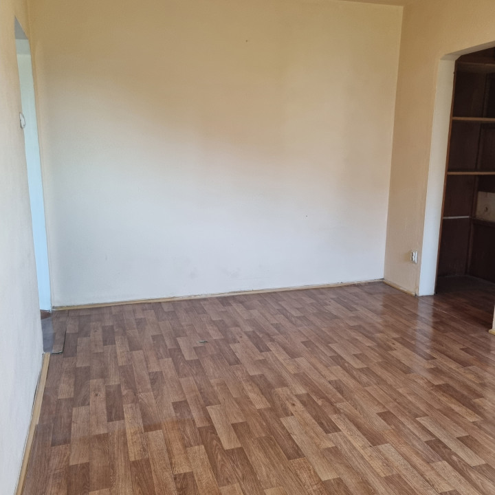 Vanzare apartament 3 camere - Drumul Taberei, Valea Calugareasca