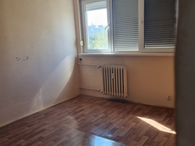 Vanzare apartament 3 camere - Drumul Taberei, Valea Calugareasca