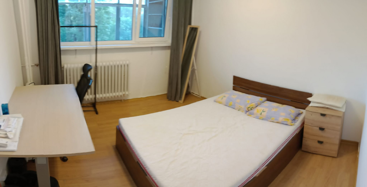 Apartament trei camere, Drumul Taberei, zona Raul Doamnei