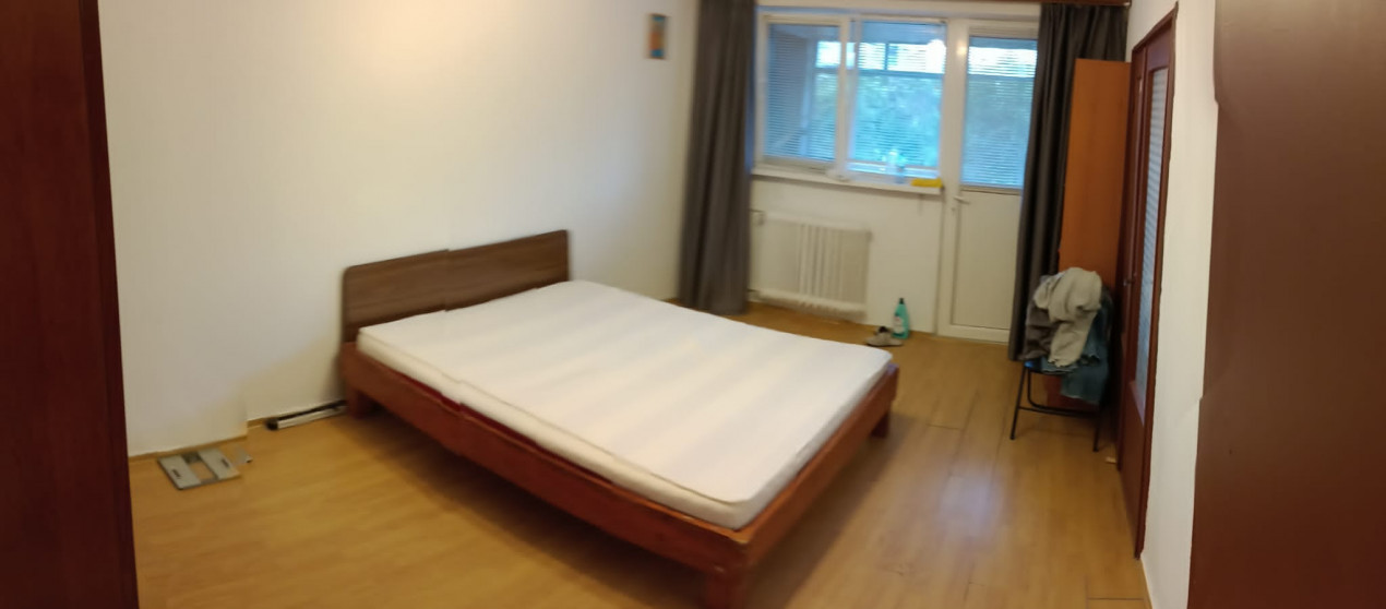 Apartament trei camere, Drumul Taberei, zona Raul Doamnei