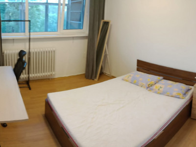 Apartament trei camere, Drumul Taberei, zona Raul Doamnei