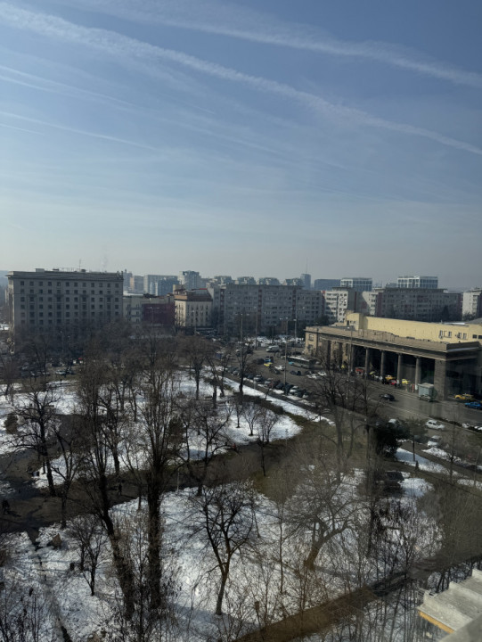 Apartament 3 camere, vedere panoramica - Gara de Nord-Ministerul Transporturilor