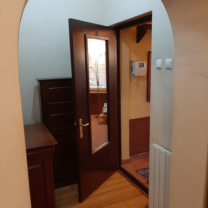 Vila compusa din garsoniera si apt. de 3 camere, Dr. Taberei, zona Moinesti