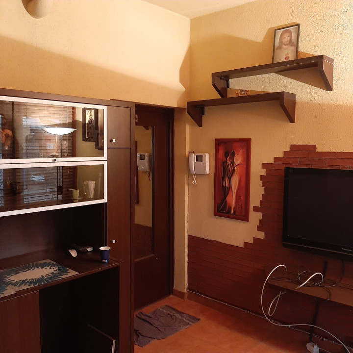 Vila compusa din ap 3 camere si garsoniera, cartierul Dr. Taberei, zona Moinesti