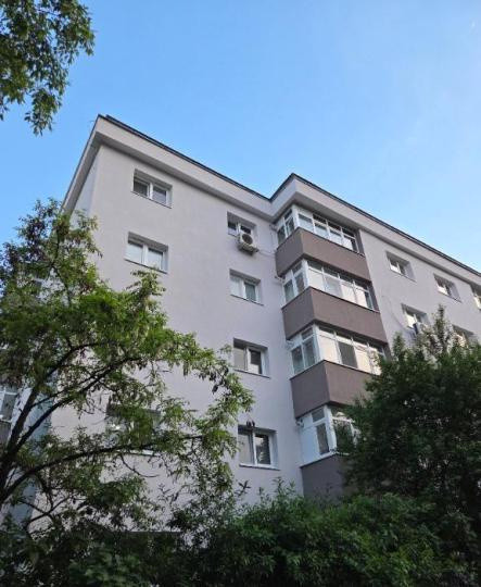 Vanzare 3 Camere Militari