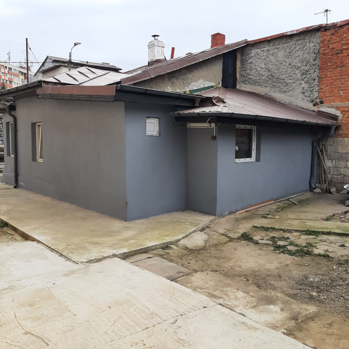 Casa batraneasca, renovara, zona Intersectiei str. Alexandriei cu Antiaeriana