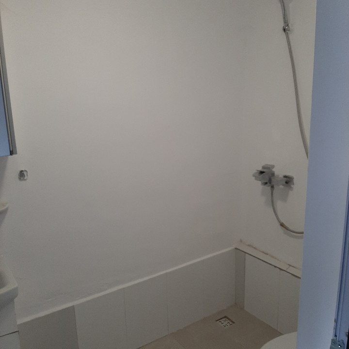 Casa batraneasca, renovara, zona Intersectiei str. Alexandriei cu Antiaeriana