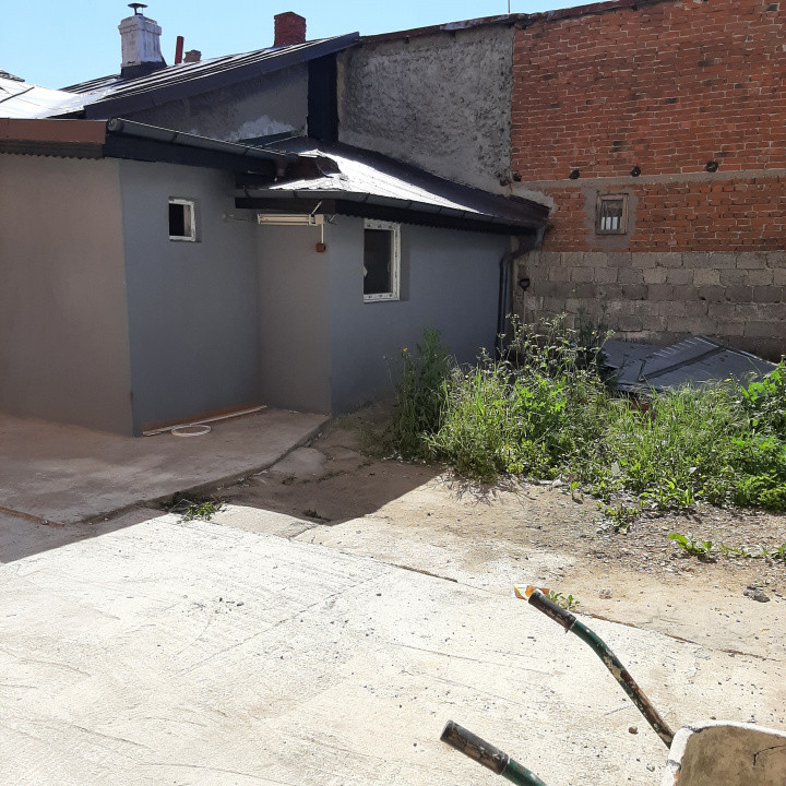 Casa batraneasca, renovara, zona Intersectiei str. Alexandriei cu Antiaeriana