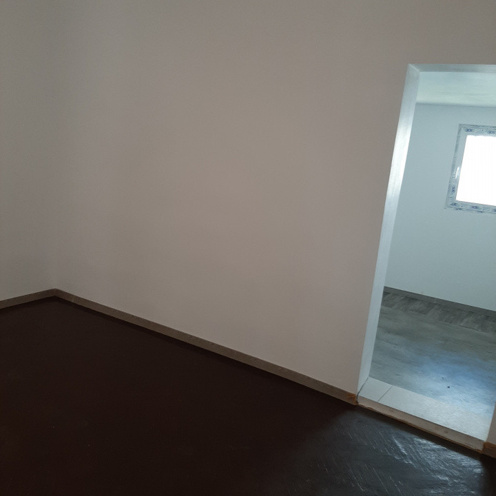 Casa batraneasca, renovara, zona Intersectiei str. Alexandriei cu Antiaeriana