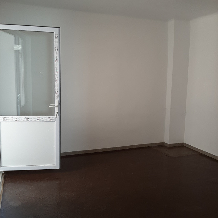 Casa batraneasca, renovara, zona Intersectiei str. Alexandriei cu Antiaeriana