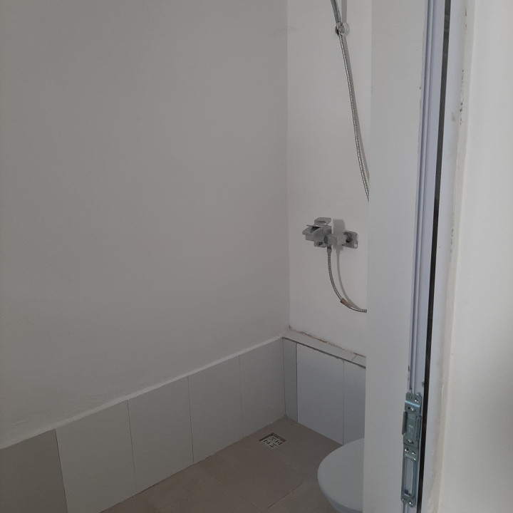 Casa batraneasca, renovara, zona Intersectiei str. Alexandriei cu Antiaeriana