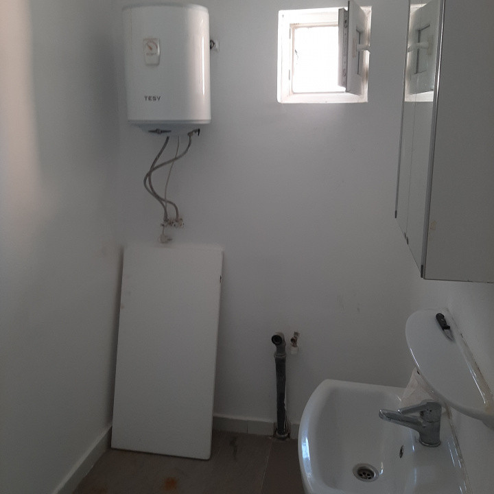 Casa batraneasca, renovara, zona Intersectiei str. Alexandriei cu Antiaeriana