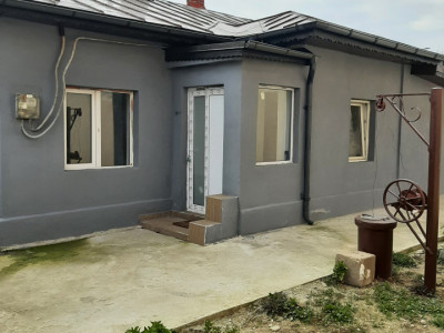 Casa batraneasca, renovara, zona Intersectiei str. Alexandriei cu Antiaeriana