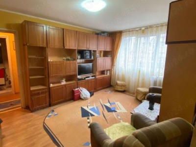 Vanzare 3 Camere Militari