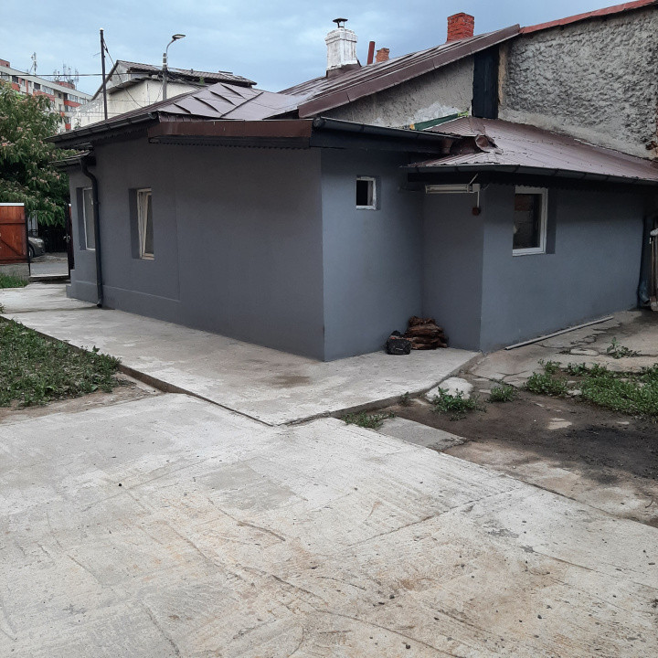 Casa batraneasca, renovara, zona Intersectiei str. Alexandriei cu Antiaeriana