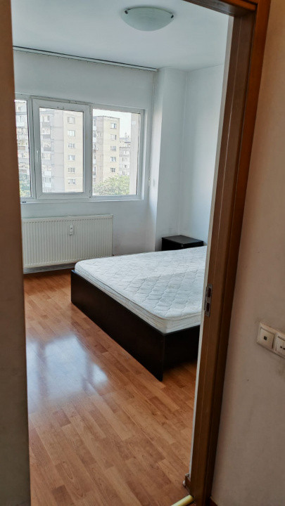 Trei camere, Dr. Taberei, langa statia de metrou Brancusi, piata Valea Ialomitei