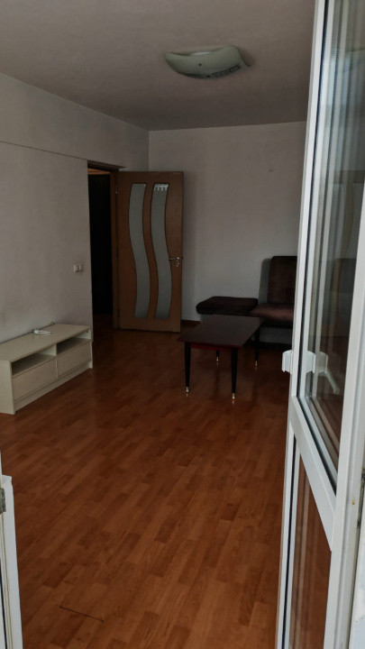 Trei camere, Dr. Taberei, langa statia de metrou Brancusi, piata Valea Ialomitei