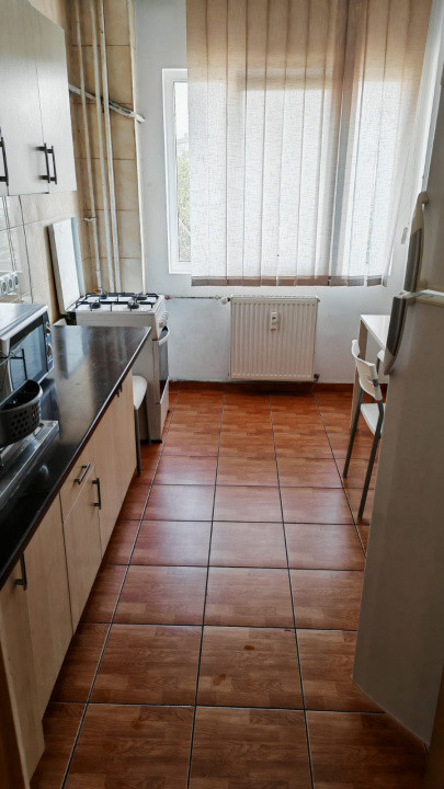 Trei camere, Dr. Taberei, langa statia de metrou Brancusi, piata Valea Ialomitei
