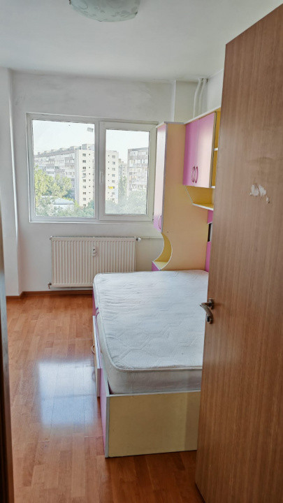 Trei camere, Dr. Taberei, langa statia de metrou Brancusi, piata Valea Ialomitei