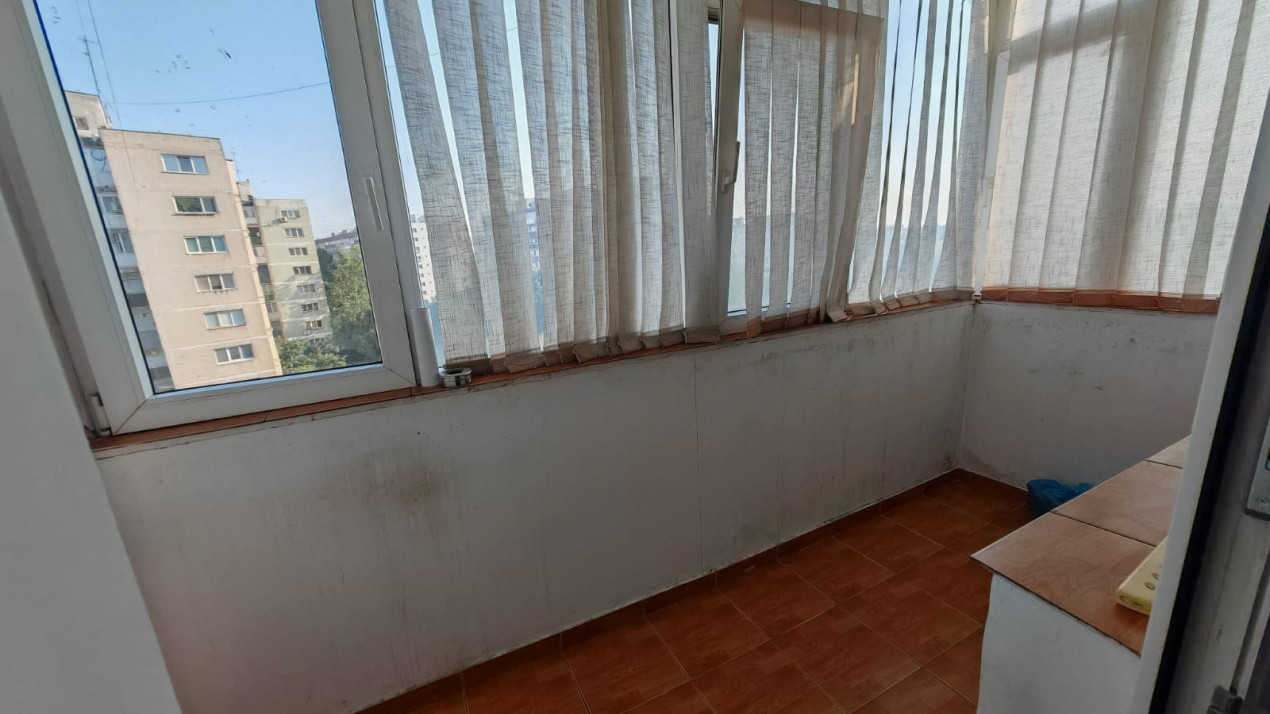 Trei camere, Dr. Taberei, langa statia de metrou Brancusi, piata Valea Ialomitei