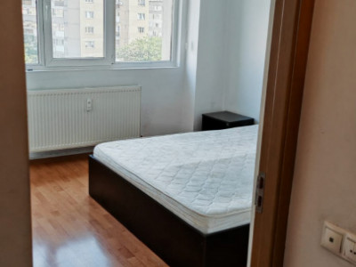 Trei camere, Dr. Taberei, langa statia de metrou Brancusi, piata Valea Ialomitei