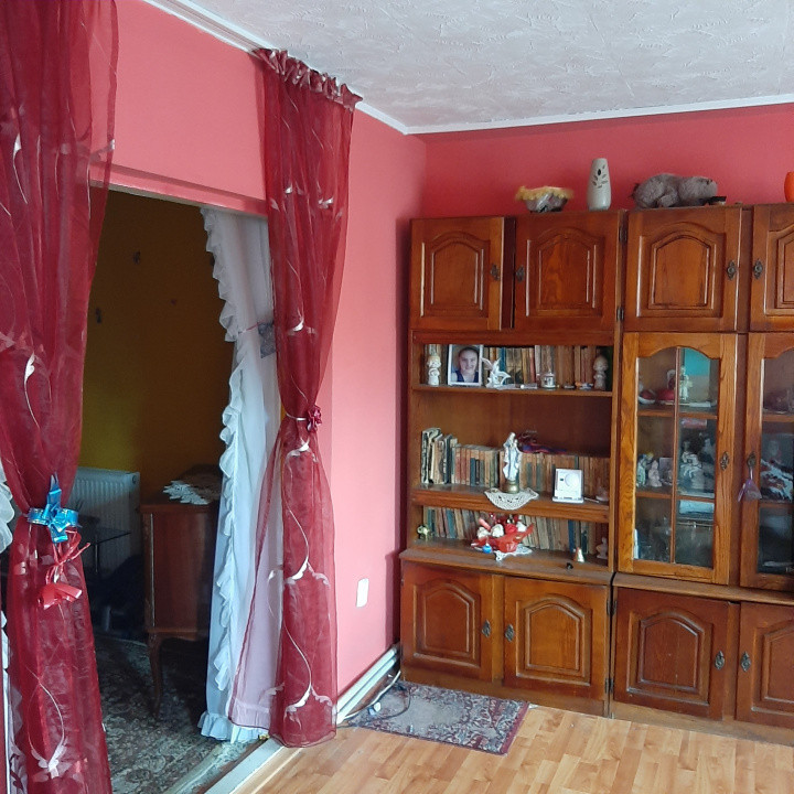 Casa individuala, la calcan fara curte. Zona Margeanului - Antiaeriana