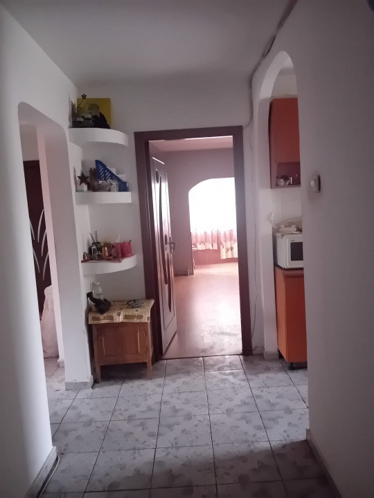 Apartament trei camere, cartierul Militari, Zona Restaurantului Cocosu'Rosu
