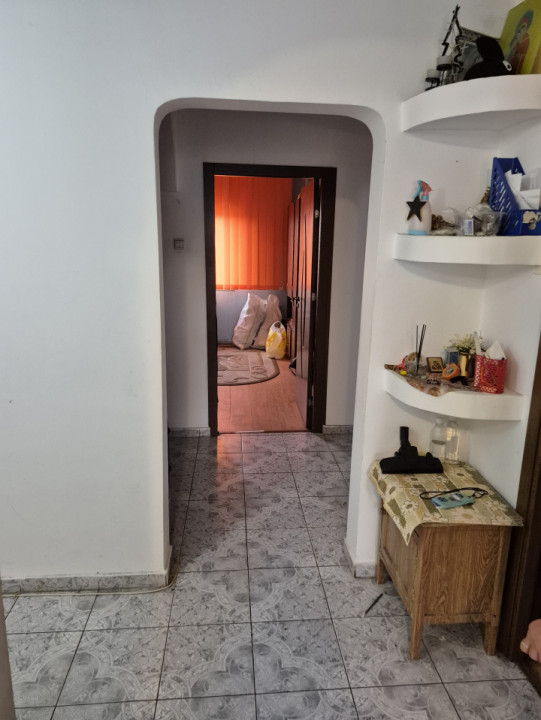 Apartament trei camere, cartierul Militari, Zona Restaurantului Cocosu'Rosu