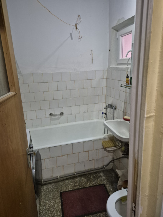 Apartament trei camere, cartierul Militari, zona Gorjului, str Mohorului