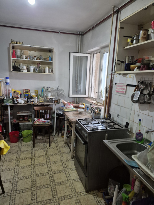 Apartament trei camere, cartierul Militari, zona Gorjului, str Mohorului