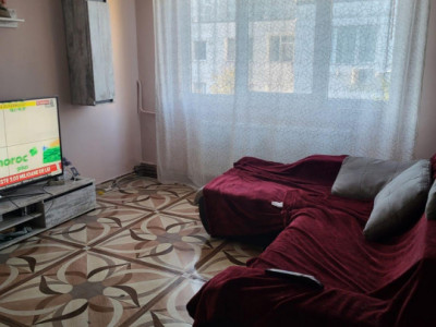 Trei camere cartierul Dr. Taberei, zona metrou Raul Doamnei.