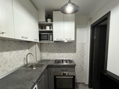Vanzare 3 Camere Militari