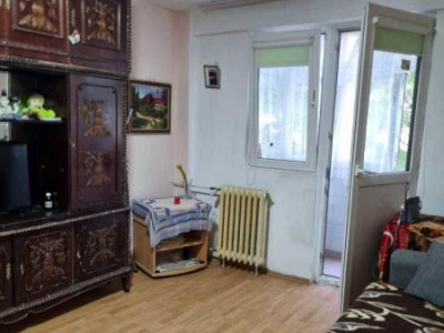 Vanzare 2 Camere Militari