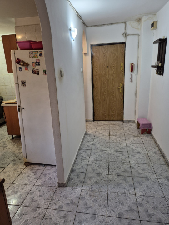 Apartament trei camere, cartierul Militari, Zona Restaurantului Cocosu'Rosu