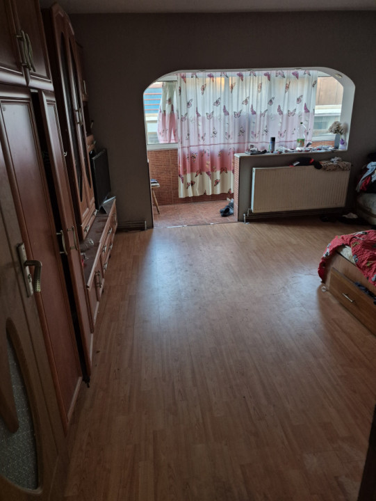 Apartament trei camere, cartierul Militari, Zona Restaurantului Cocosu'Rosu