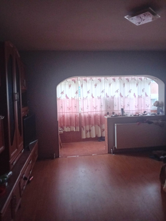 Apartament trei camere, cartierul Militari, Zona Restaurantului Cocosu'Rosu