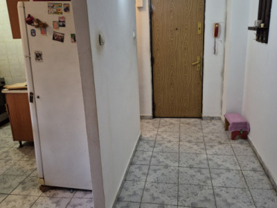 Apartament trei camere, cartierul Militari, Zona Restaurantului Cocosu'Rosu