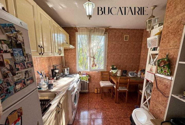 Vanzare 3 Camere Militari