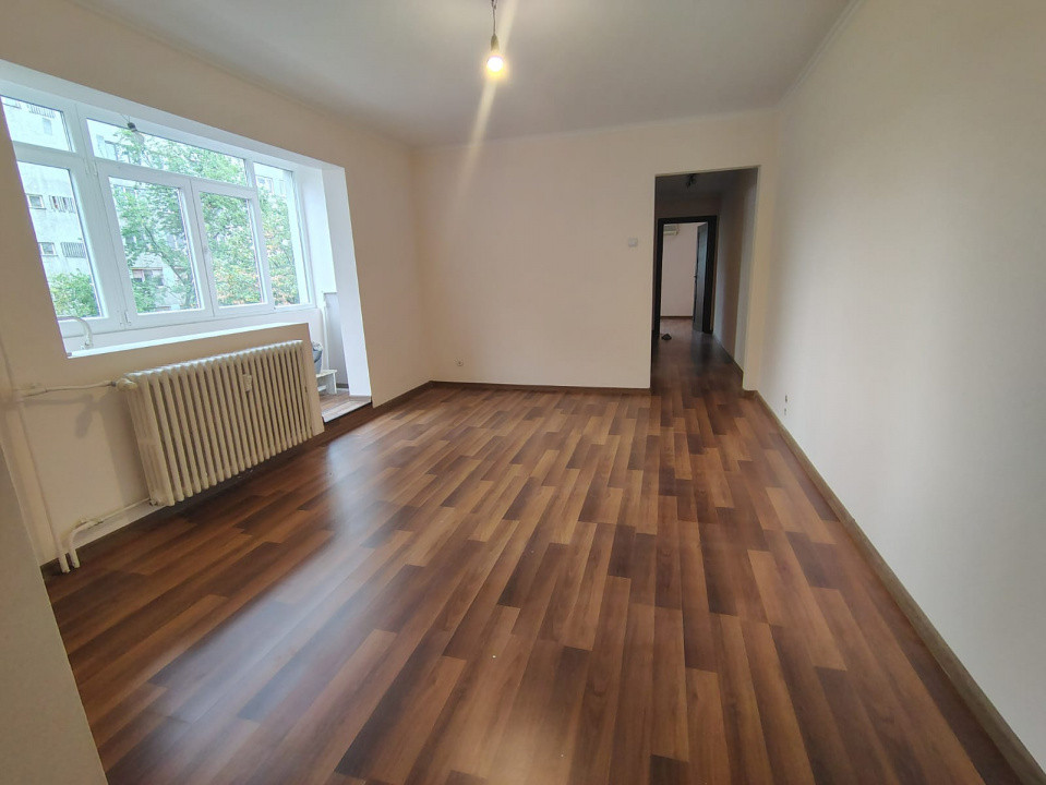 Trei camere Militari, Apusului - Ghirlandei, zona Casa Roz.