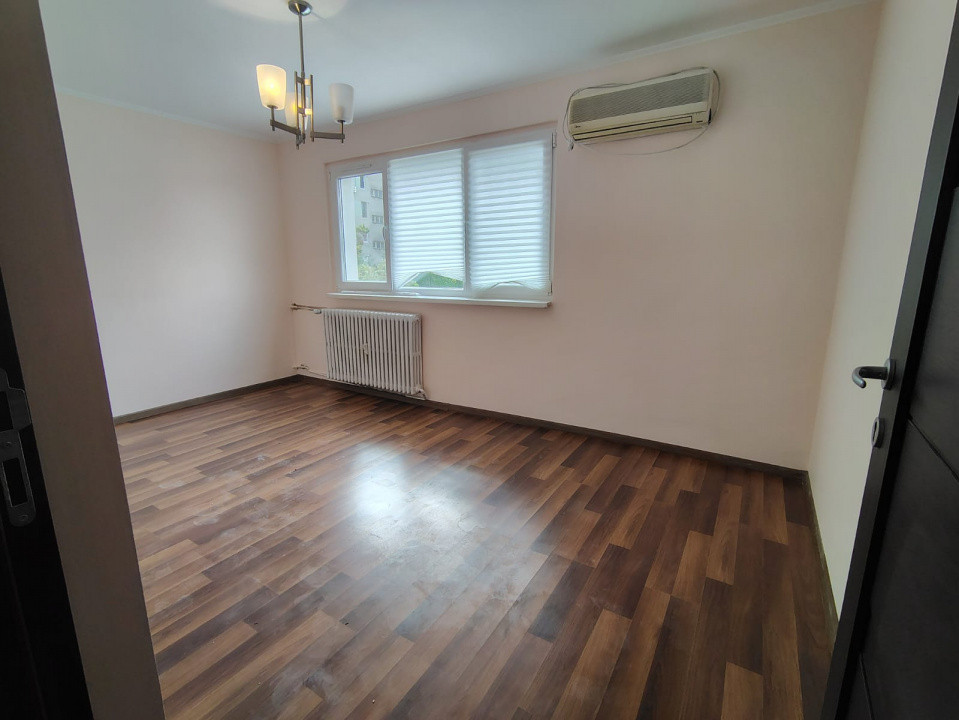 Trei camere Militari, Apusului - Ghirlandei, zona Casa Roz.