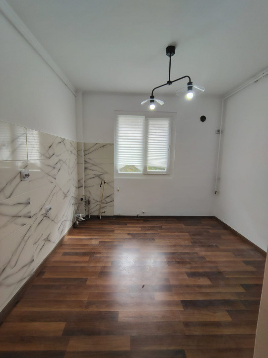 Trei camere Militari, Apusului - Ghirlandei, zona Casa Roz.